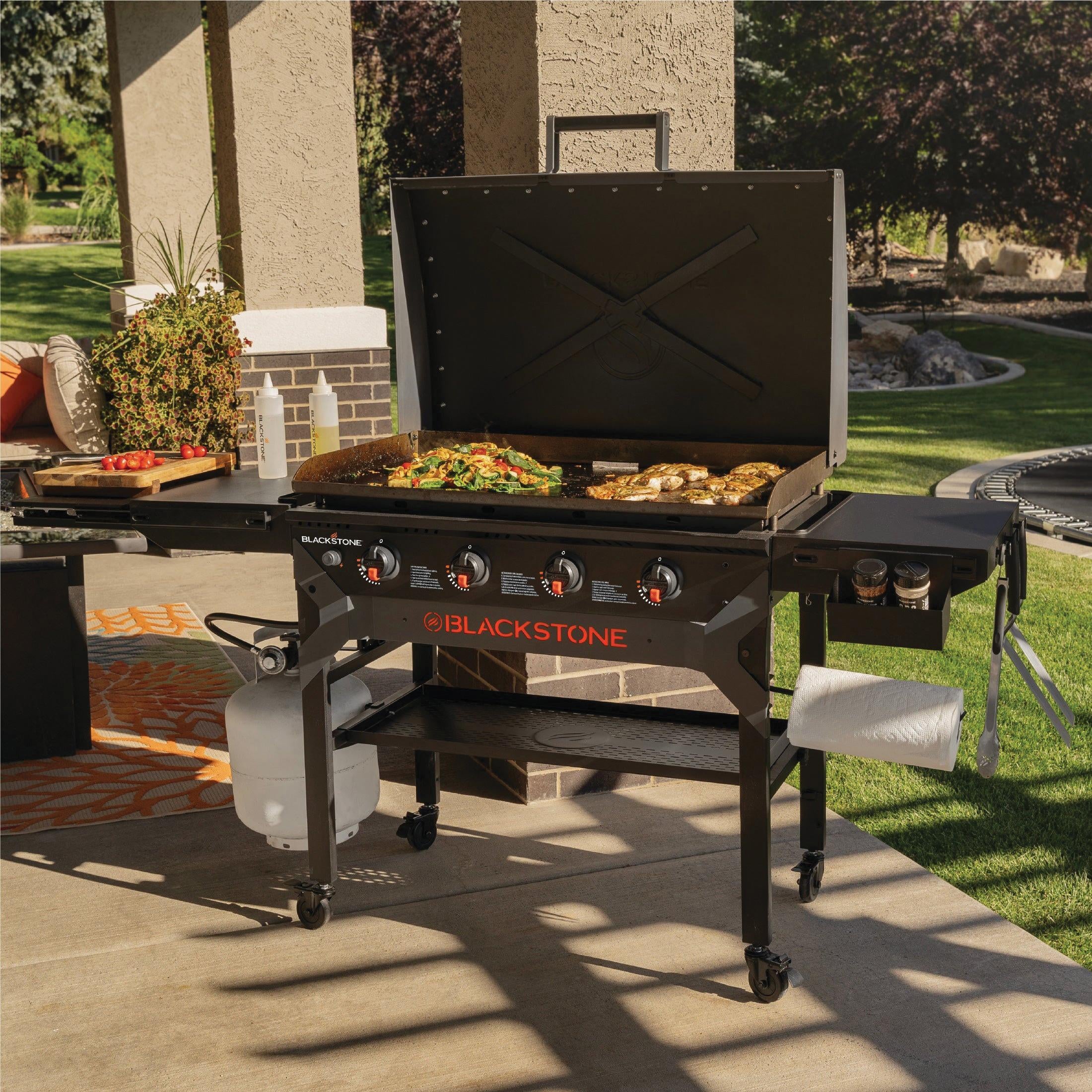 BLACKSTONE® 2310 Griddle with Hood, Extendable Shelf, Propane Gas